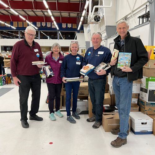 big book sale volunteers (1)